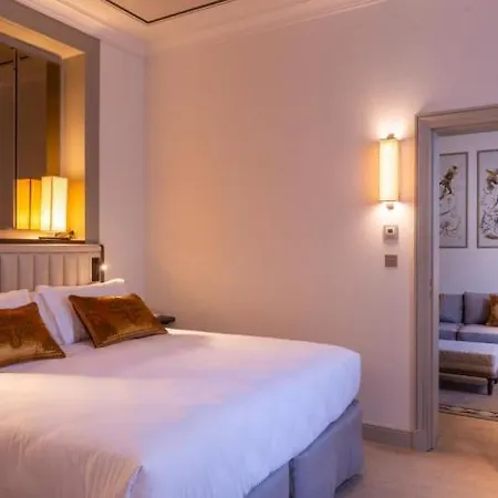 Hotel De Montesquieu 5*
