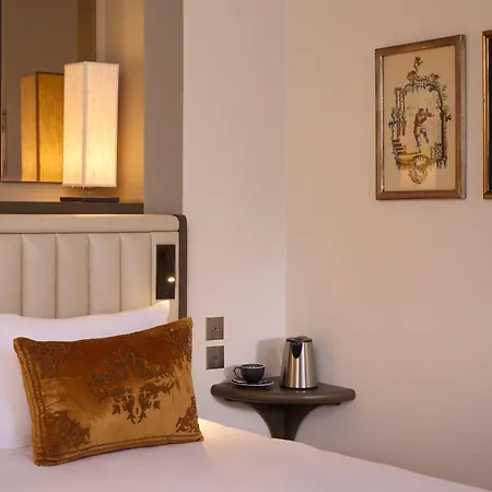 Hotel De Montesquieu 5*