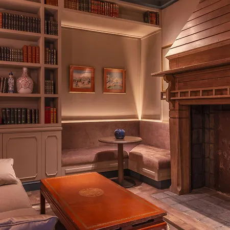 De Montesquieu 5* Paříž