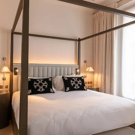 De Montesquieu Hotel 5*