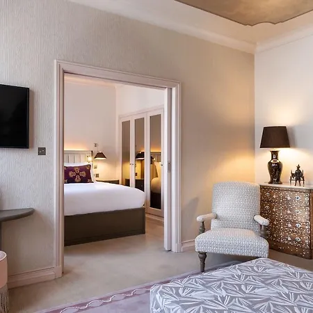 Hotel De Montesquieu 5*
