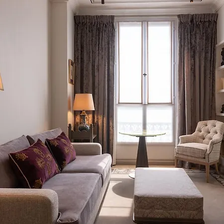 Hotel De Montesquieu 5*