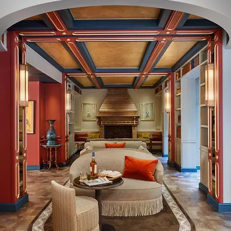 De Montesquieu Hotel 5*