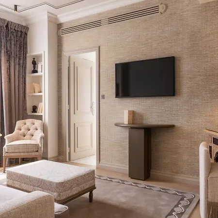 Отель De Montesquieu 5*