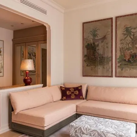 De Montesquieu 5* パリ