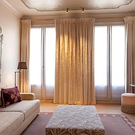 De Montesquieu Paris