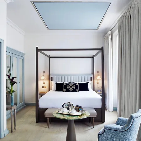 De Montesquieu Hotel 5*