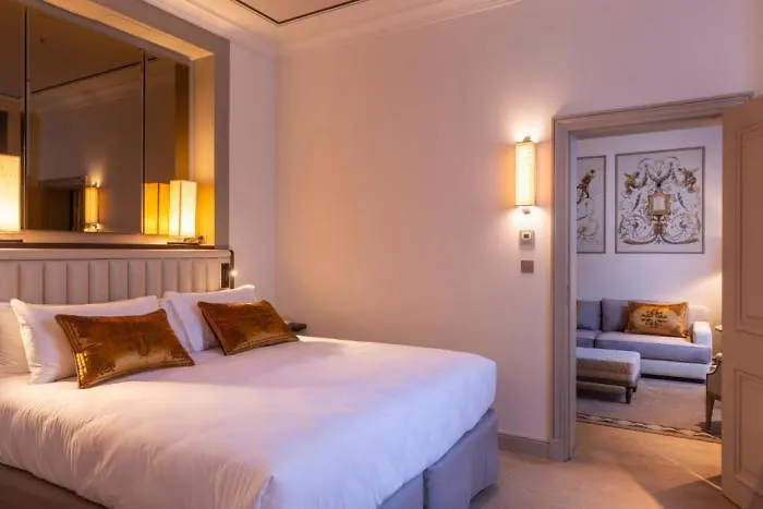 Hotell De Montesquieu 5*
