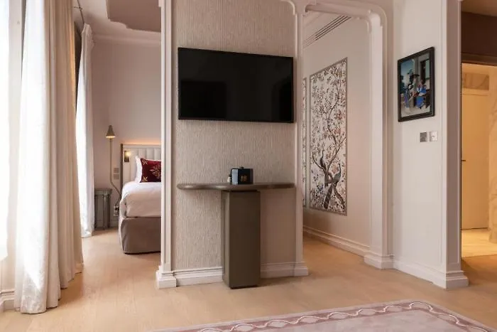 Hotell De Montesquieu Paris