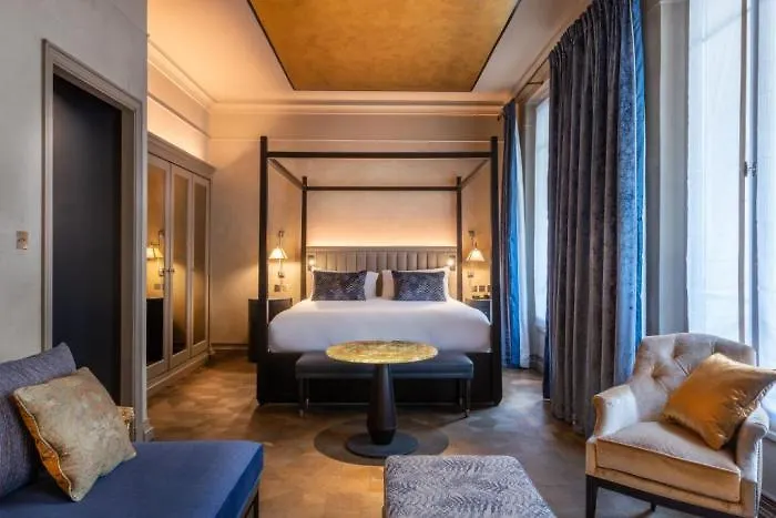 Hotell De Montesquieu 5*