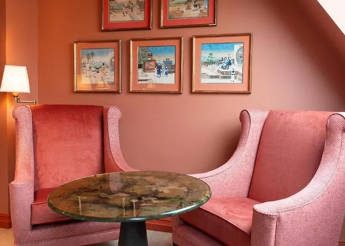 Hotel De Montesquieu 5*